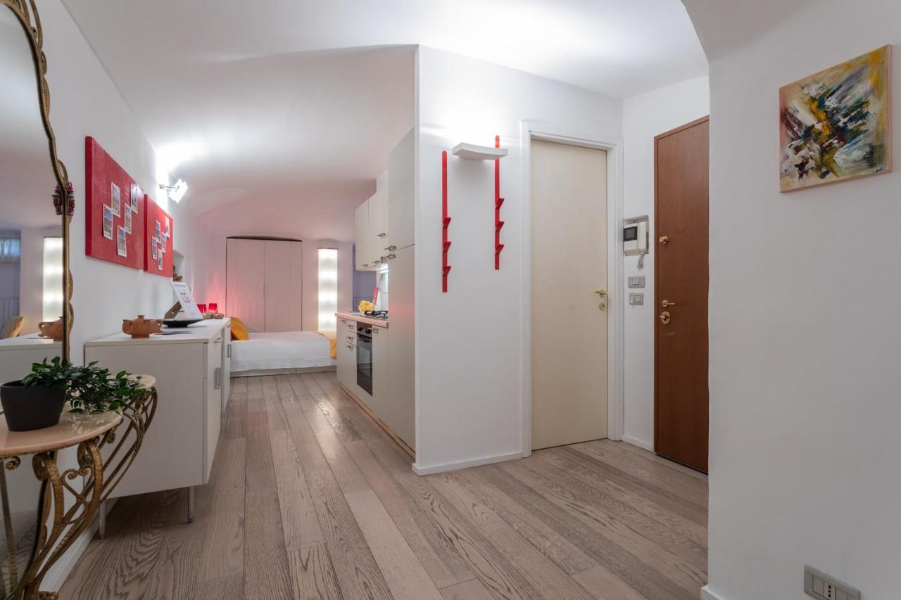 Red Studio Near Porta Nuova By Wonderful Italy Turin Exterior photo