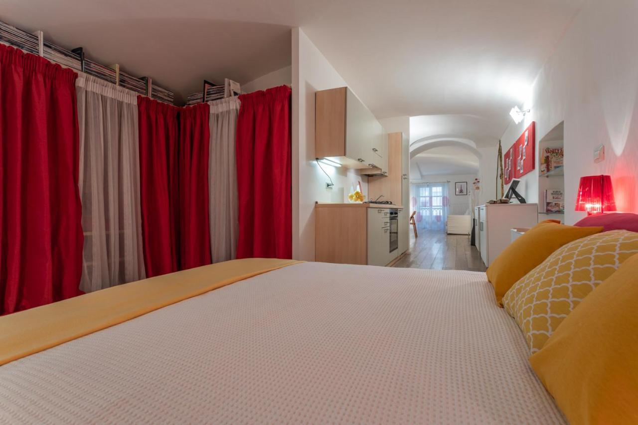 Red Studio Near Porta Nuova By Wonderful Italy Turin Exterior photo