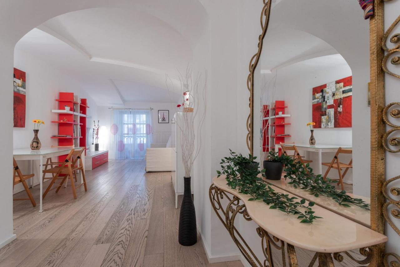 Red Studio Near Porta Nuova By Wonderful Italy Turin Exterior photo